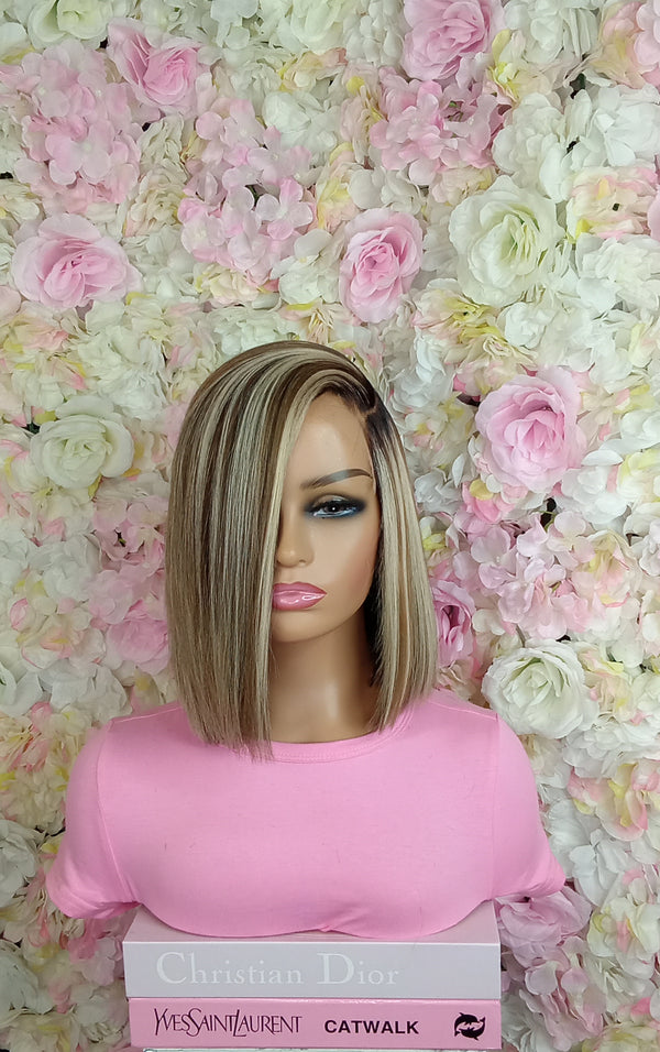 Blonde caramel highlight bob